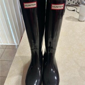 Hunter black boots